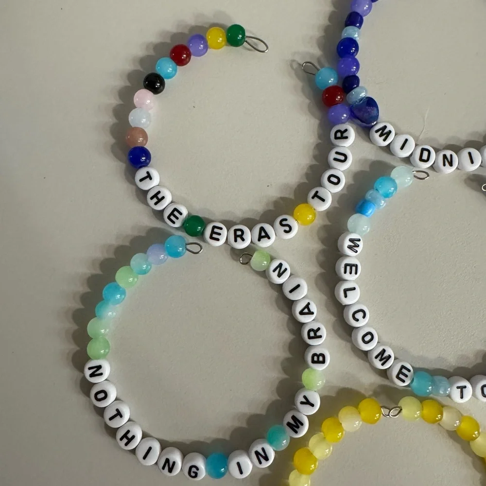Taylor Swift Friendship Bracelets (all 8 included) - size inclusive - Picture 6 of 8